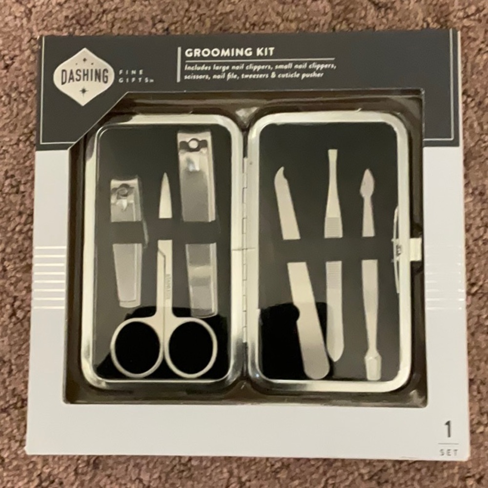 🌷DASHING GROOMING KIT NWT